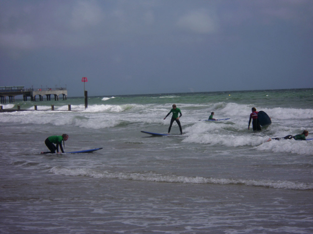 %_tempFileNamebournemouth-beach-47%