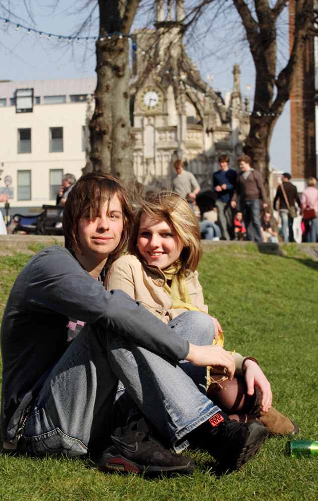 %_tempFileNamechichester-town-boy-girl%
