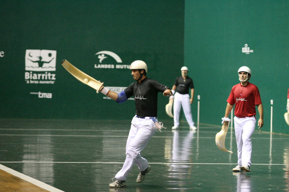 %_tempFileNamebiarritz-pelote-basque-sport-1%