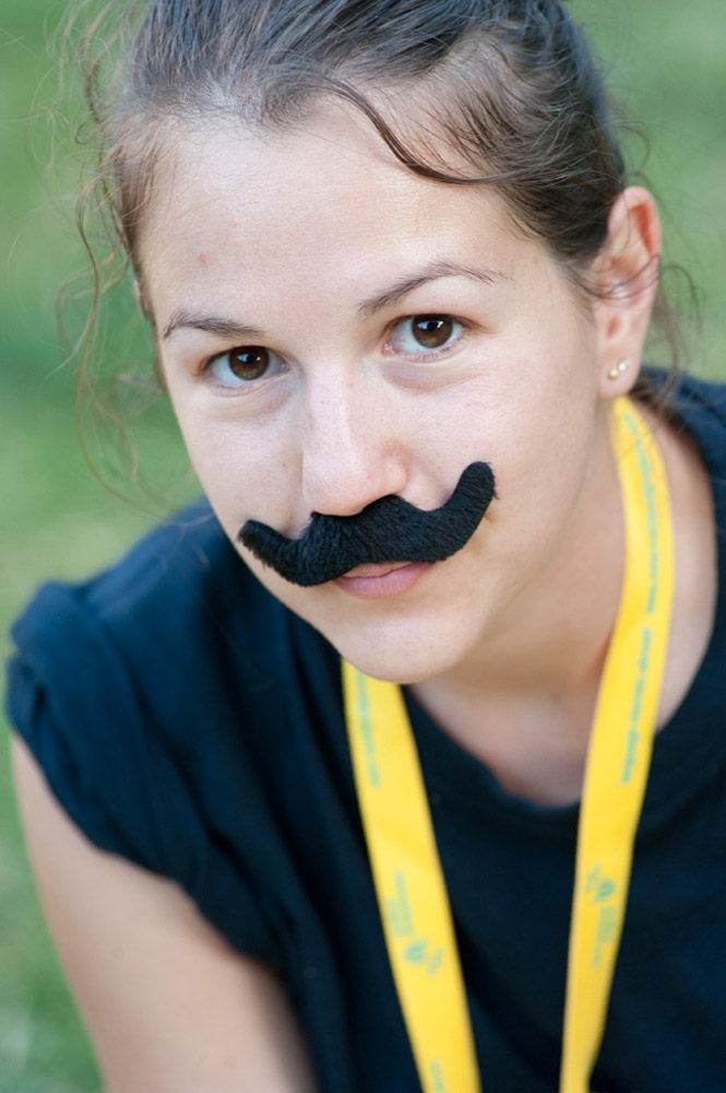 %_tempFileNamegirl%20with%20mustache%