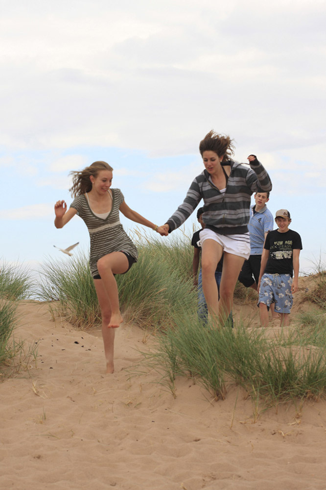 %_tempFileNamejumping_girls%