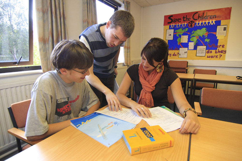 %_tempFileNameexplaining-teacher_4%