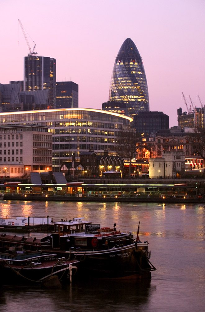 %_tempFileNameStMary-Axe-and-Tower-by-night%