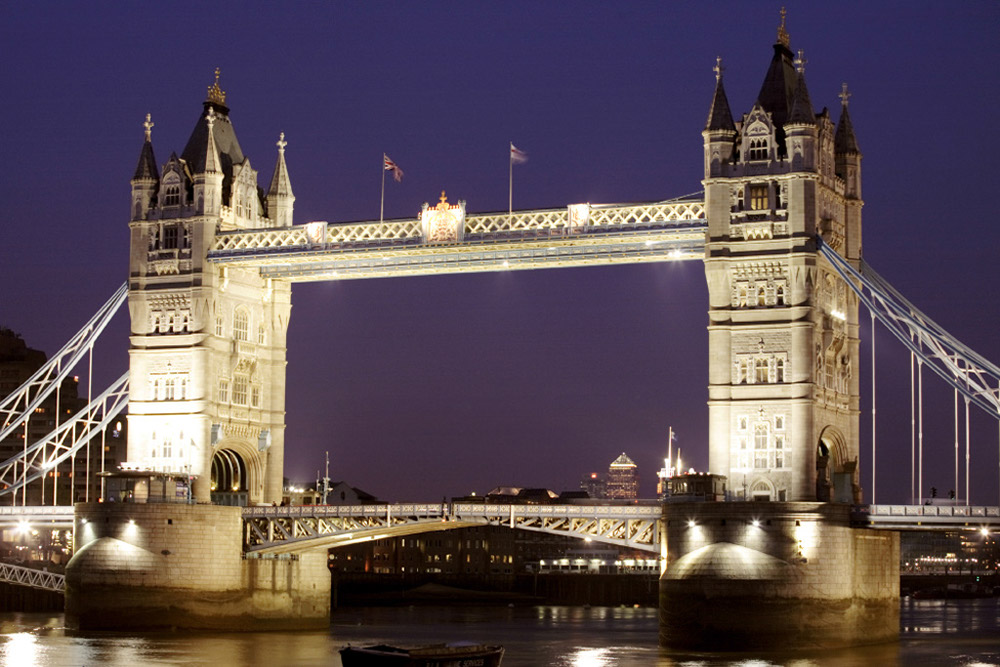 %_tempFileNametower-bridge-by-night%