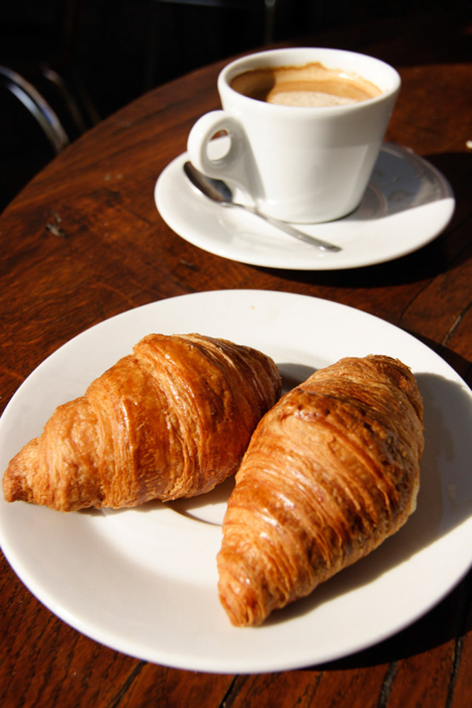 %_tempFileNamebiarritz-breakfast%
