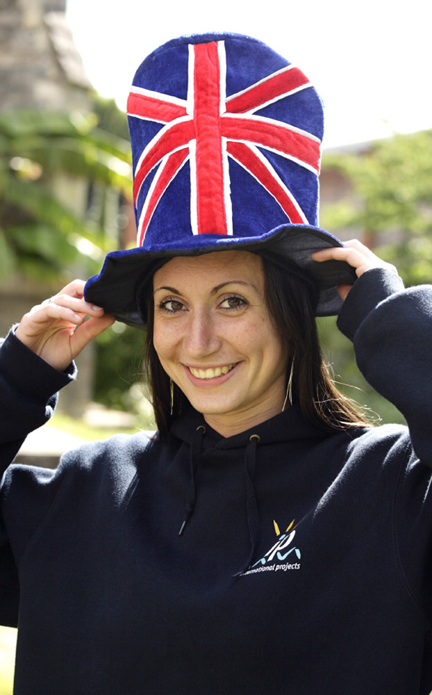%_tempFileNamegirl-with-hat-2%