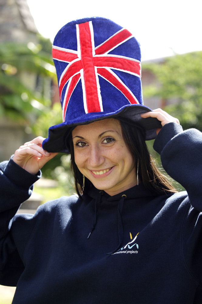 %_tempFileNamegirl-with-hat_3%