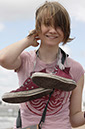 %_tempFileNamegirls-with-chucks%