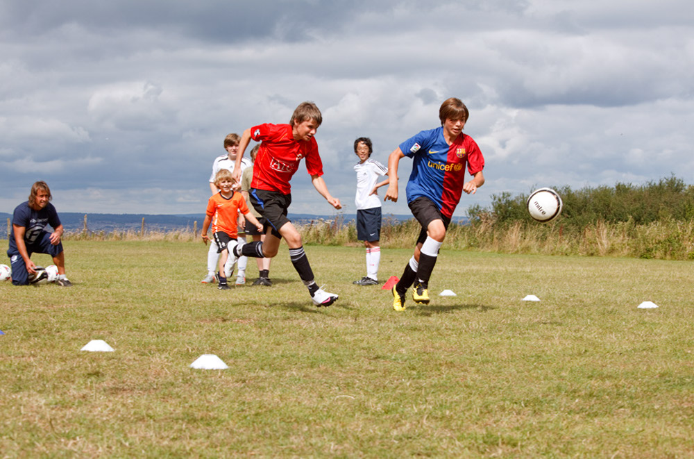 %_tempFileNameboys-heading-for-football%