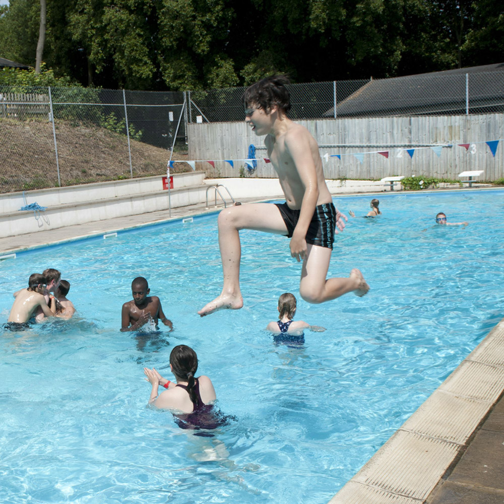 %_tempFileNamejump-into-pool-2%