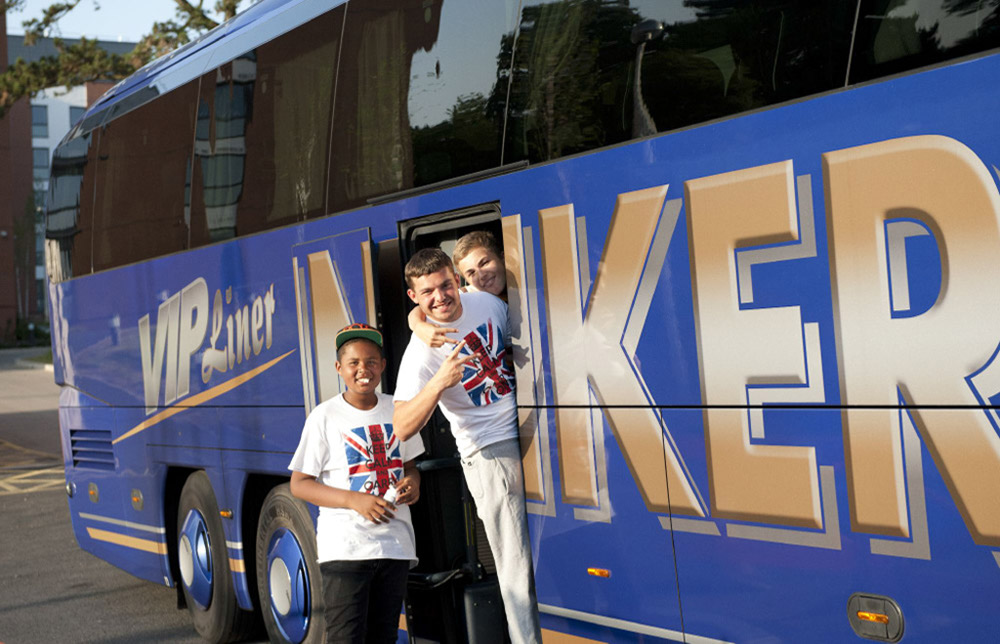 %_tempFileNamekids-at-the-bus%
